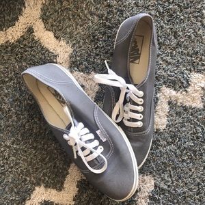 Women’s styled classic gray vans